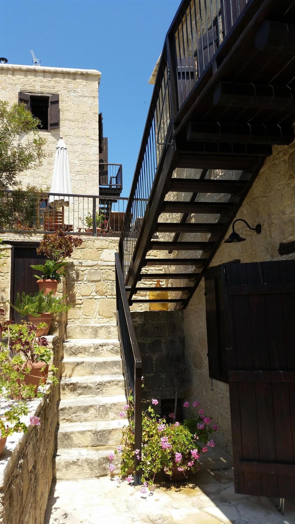 Leonidas Village Houses Goudhi Exterior photo